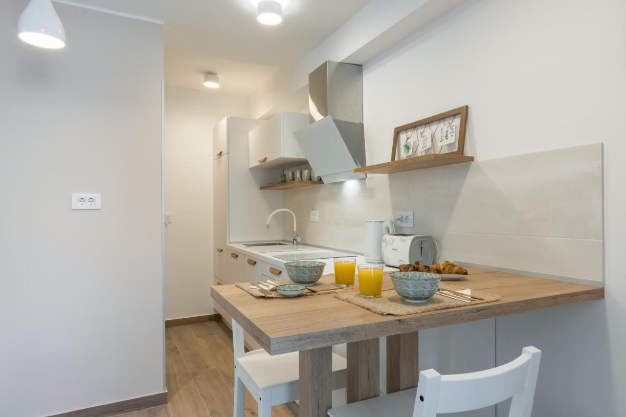Apartment Norah With Private Parking Pula Exterior foto
