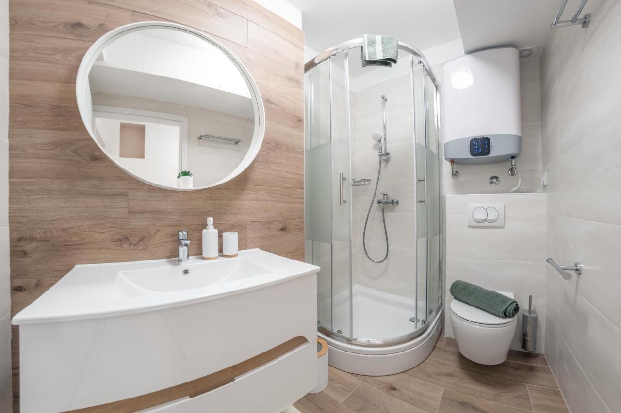 Apartment Norah With Private Parking Pula Exterior foto