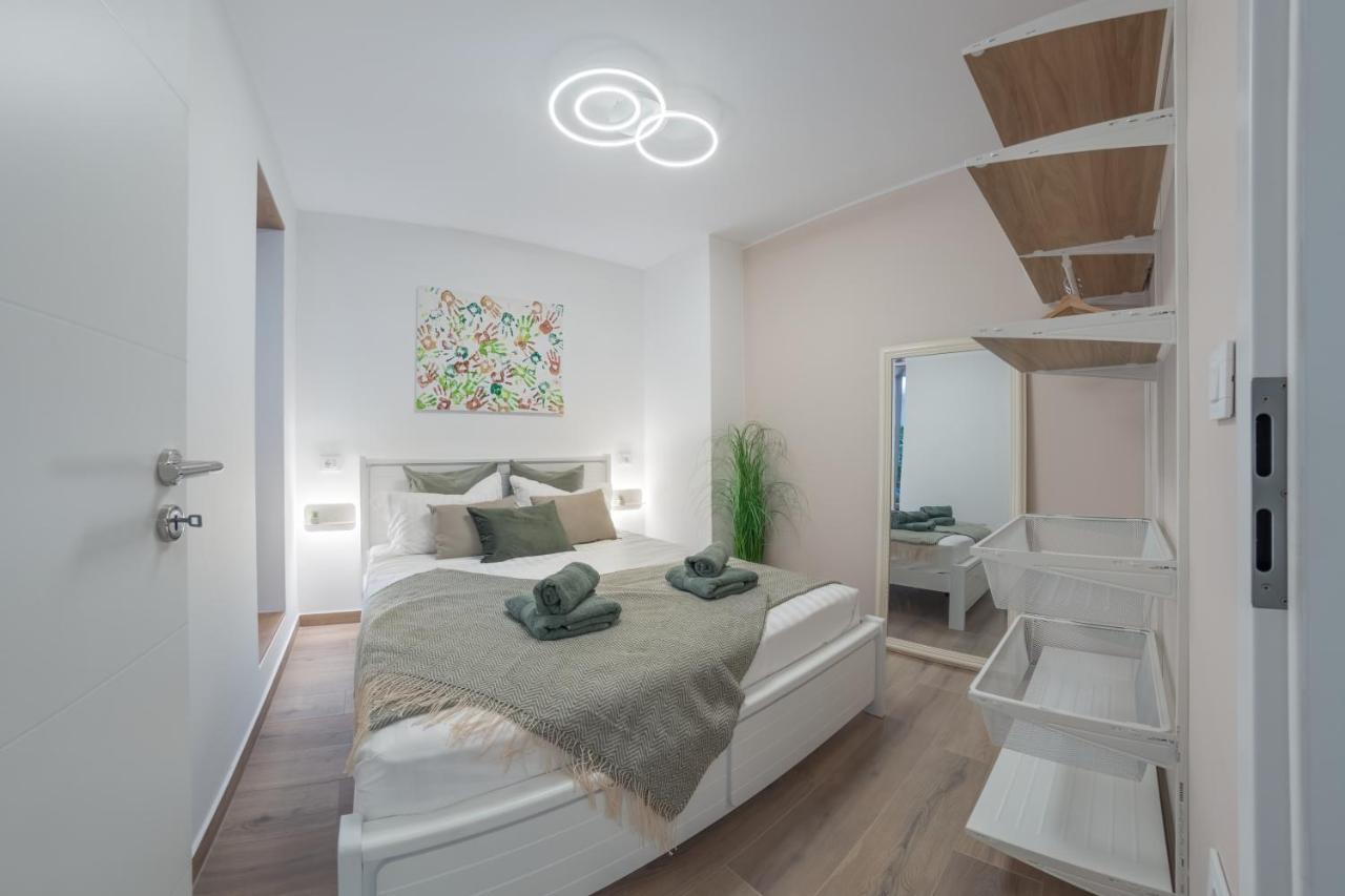 Apartment Norah With Private Parking Pula Exterior foto